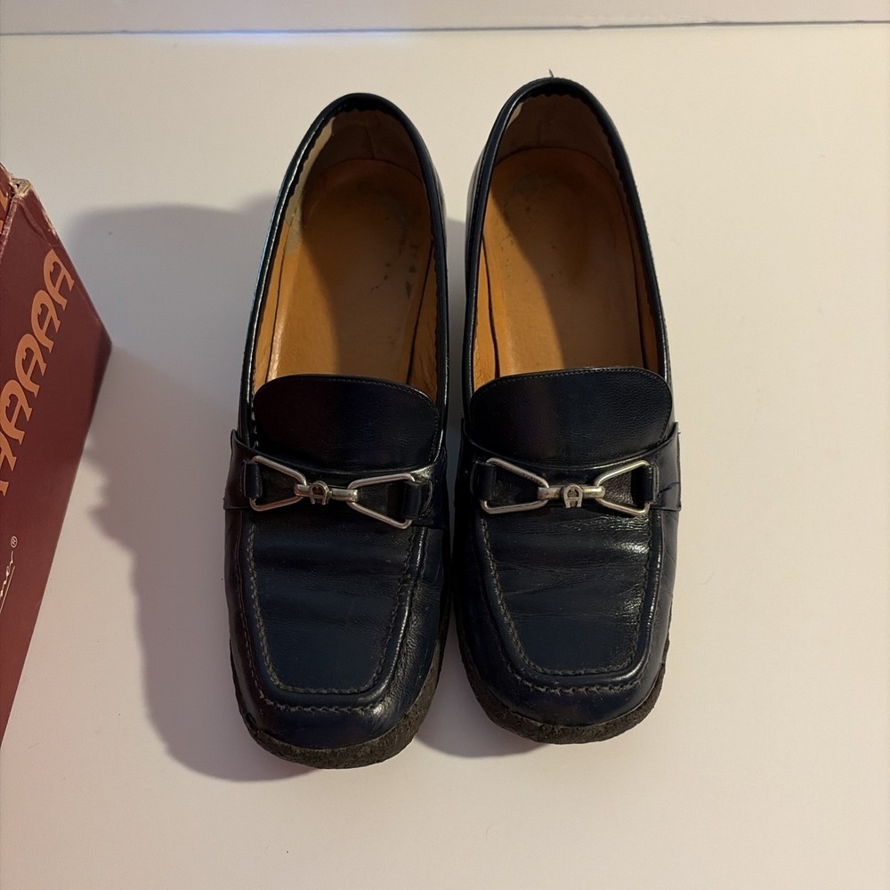VINTAGE Women's Aigner Shoes Size 5, Tora Kid Navy, comes with original box